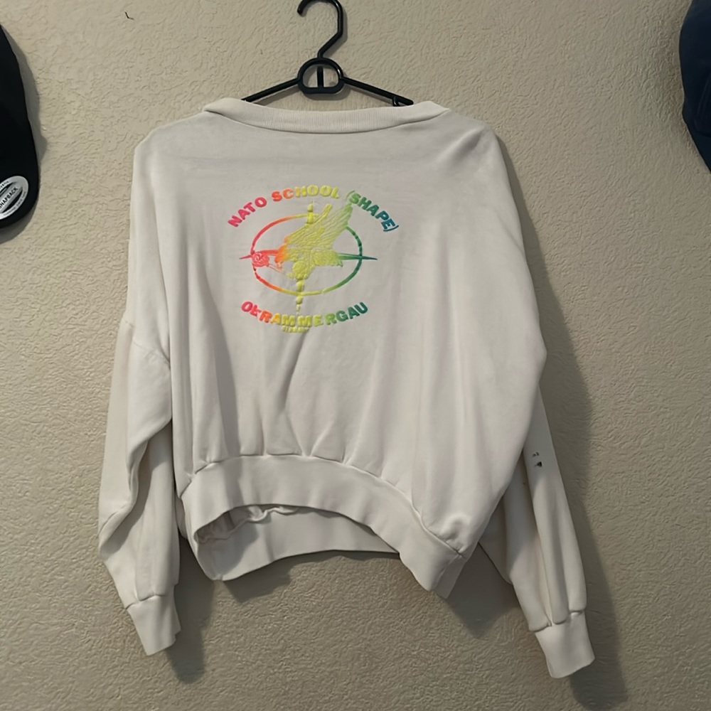 Found at vintage sale! Cute and retro crew neck crop top